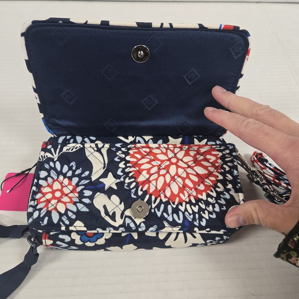 Vera Bradley | RFID All in One Crossbody | Red, White, and Blossoms - Picture 7 of 11
